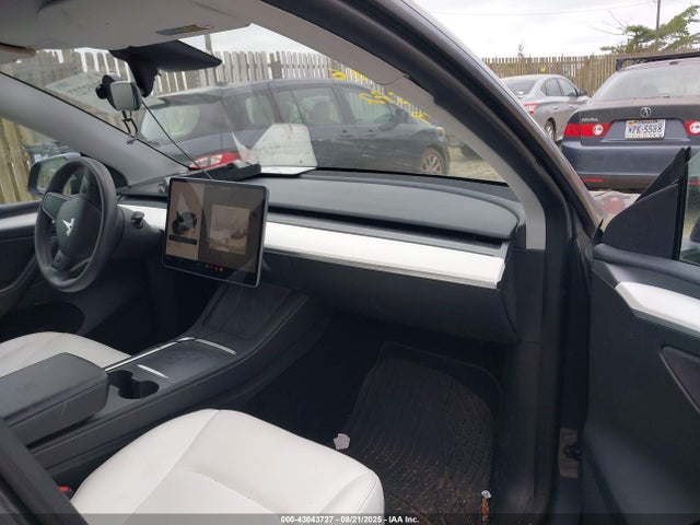 2023 TESLA MODEL Y 7SAYGAEE9PF646872 Photo 4