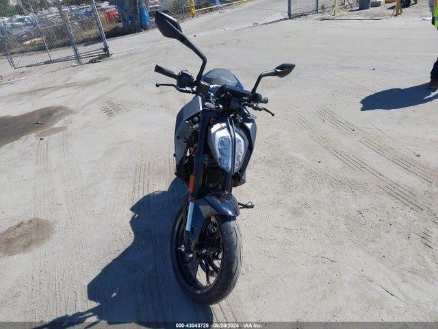KTM Duke 2023 MD2JPJ40XPC241096 Image 5