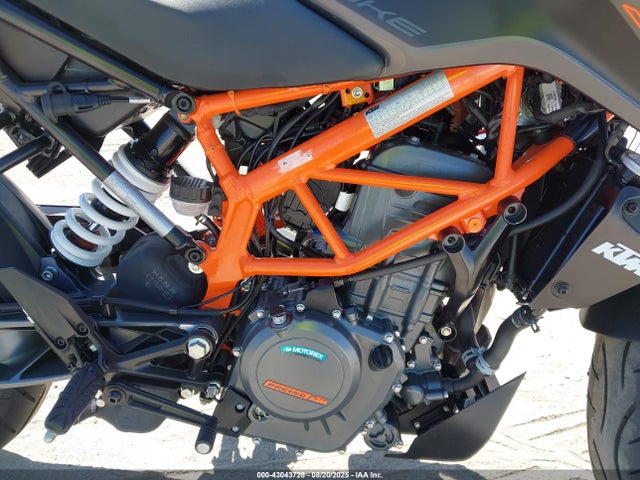 KTM Duke 2023 MD2JPJ40XPC241096 Image 8