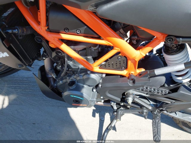 KTM Duke 2023 MD2JPJ40XPC241096 Image 9