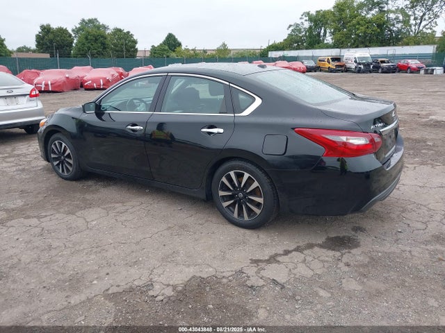 Nissan Altima 2018 1N4AL3AP8JC105531 Image 3