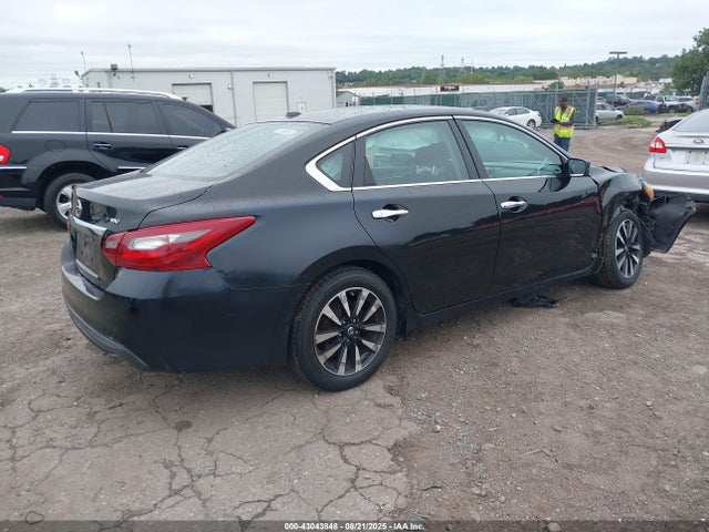 Nissan Altima 2018 1N4AL3AP8JC105531 Image 4