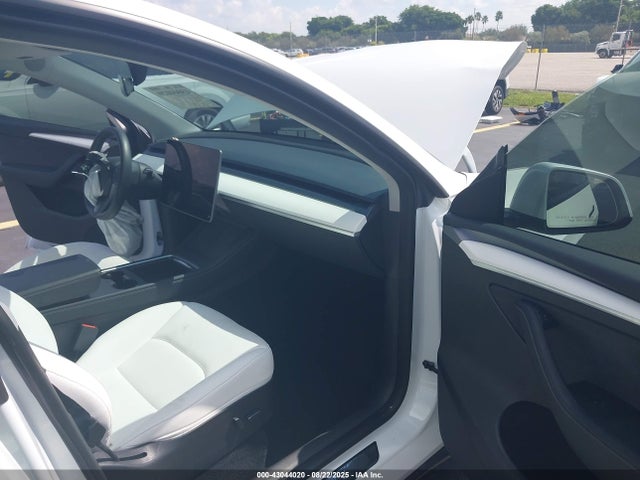 2022 TESLA MODEL Y 7SAYGDEFXNF567637 Photo 4