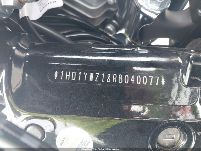 1HD1YWZ18RB040077 Harley-Davidson 117 Balanced