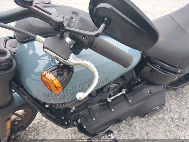 1HD1YWZ18RB040077 Harley-Davidson 117 Balanced