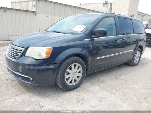 Chrysler Town and Country 2014 2C4RC1BG0ER367721 Image 2