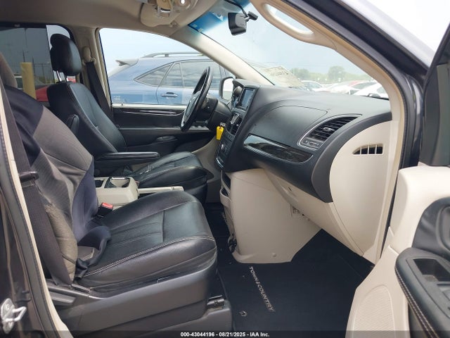 Chrysler Town and Country 2014 2C4RC1BG0ER367721 Image 5