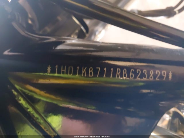 1HD1KB711RB623829 Harley-Davidson Milwaukee-eight