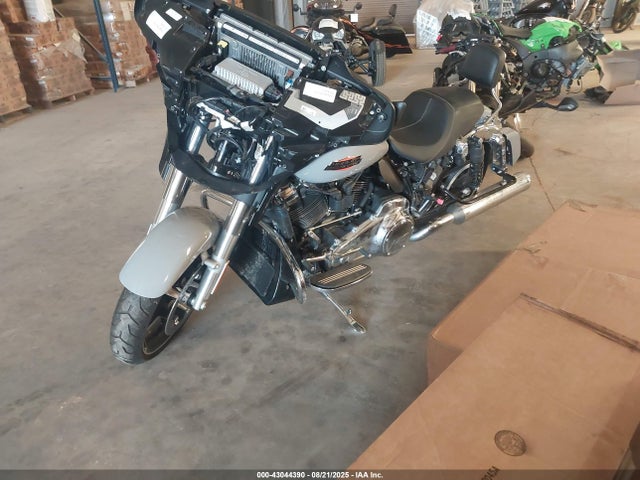 1HD1KB711RB623829 Harley-Davidson Milwaukee-eight