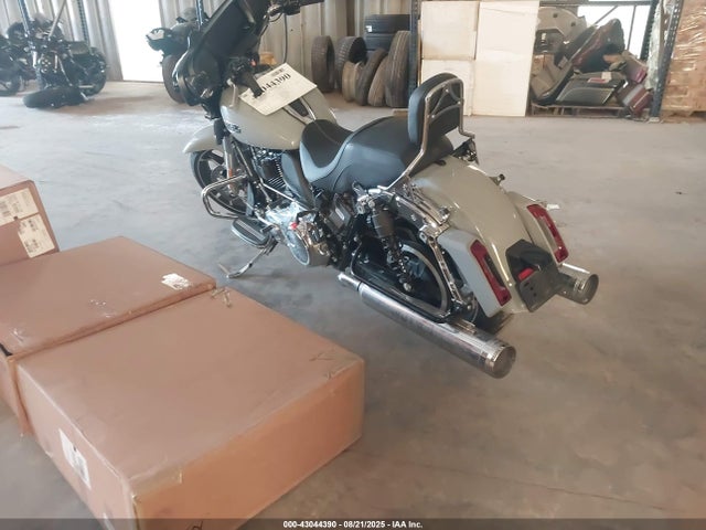 1HD1KB711RB623829 Harley-Davidson Milwaukee-eight