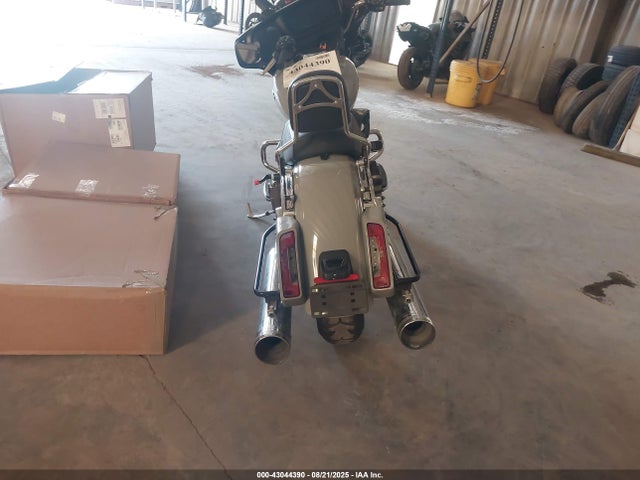 1HD1KB711RB623829 Harley-Davidson Milwaukee-eight