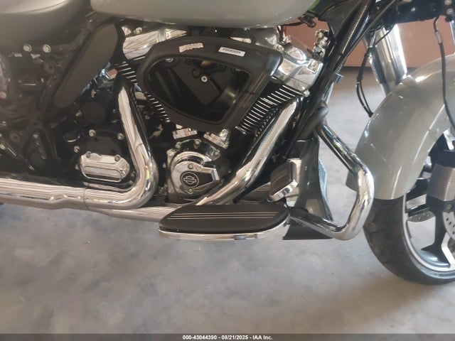 1HD1KB711RB623829 Harley-Davidson Milwaukee-eight