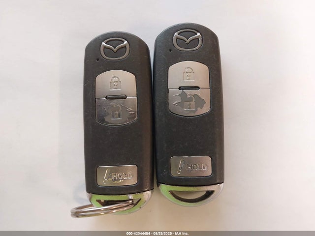 JM3KE4DY9G0666115 Mazda py