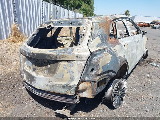 2019 CADILLAC XT5 1GYKNCRS7KZ138854 Photo 3