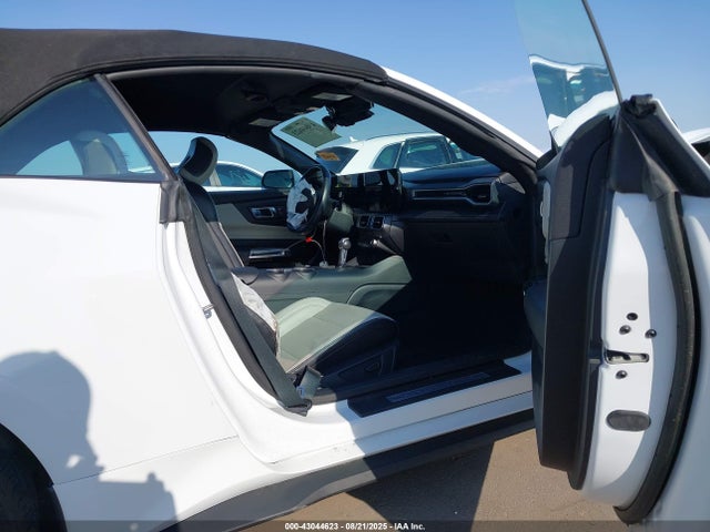 Ford 4v 2024 1FAGP8UH1R5114314 Image 5