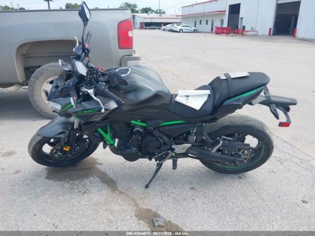 2023 KAWASAKI ER650 ML5EREN18PDA93067 Photo 1