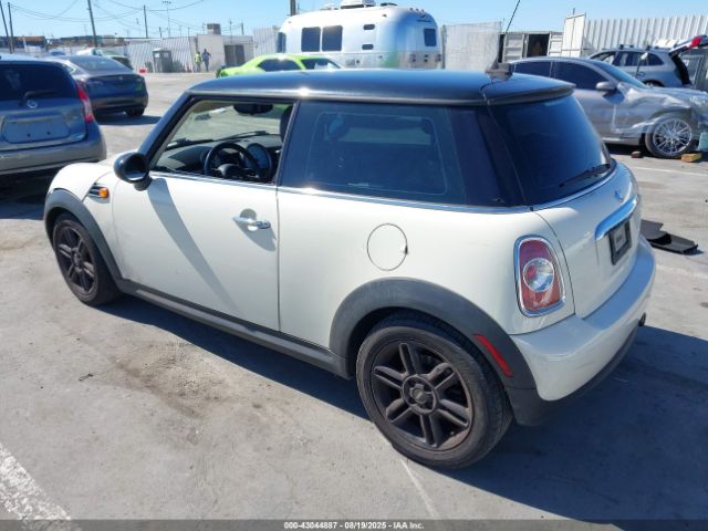 2013 MINI HARDTOP WMWSU3C56DT689386 Photo 2