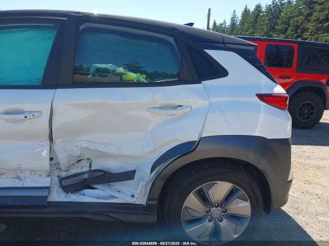 KM8K23AG6MU127572 Hyundai Kona