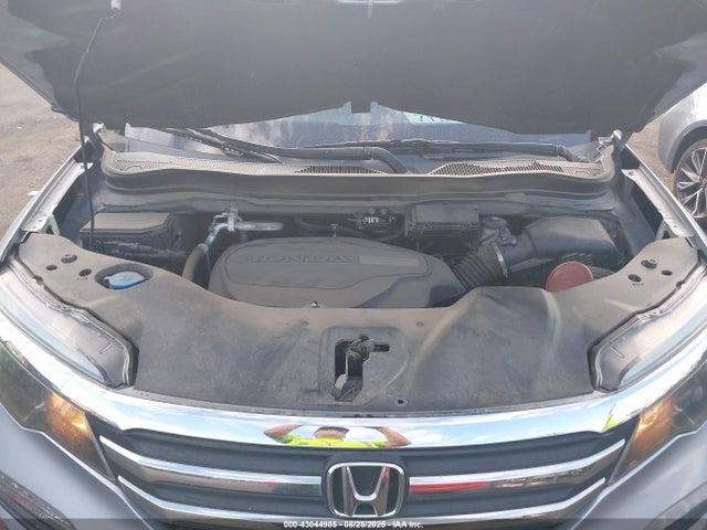 Honda j35y6 2017 5FNYF5H19HB008610 Image 10