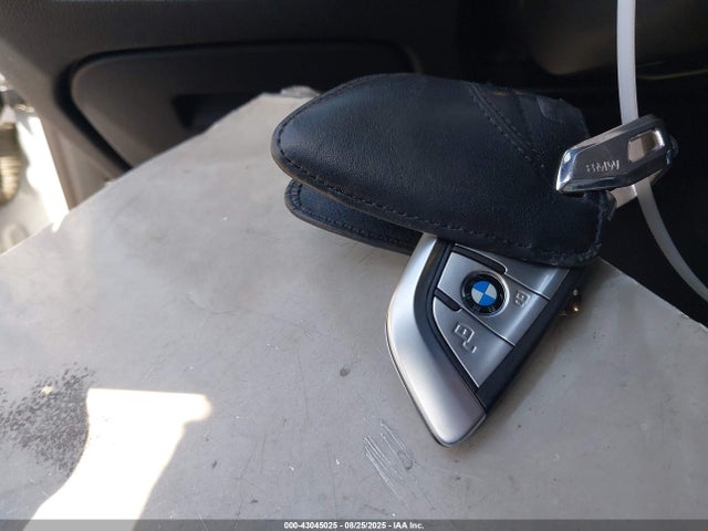 WBA5R1C59KAK12303 BMW 330I