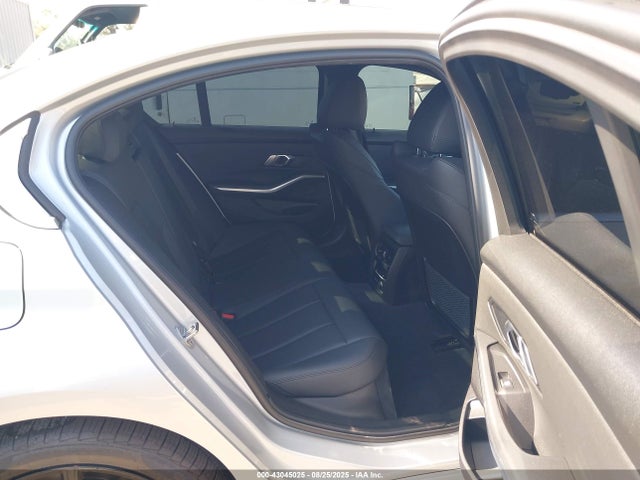 WBA5R1C59KAK12303 BMW 330I