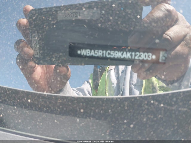 WBA5R1C59KAK12303 BMW 330I