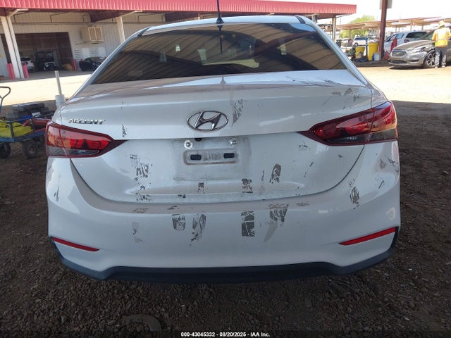 Hyundai Accent 2018 3KPC24A3XJE017582 Image 16