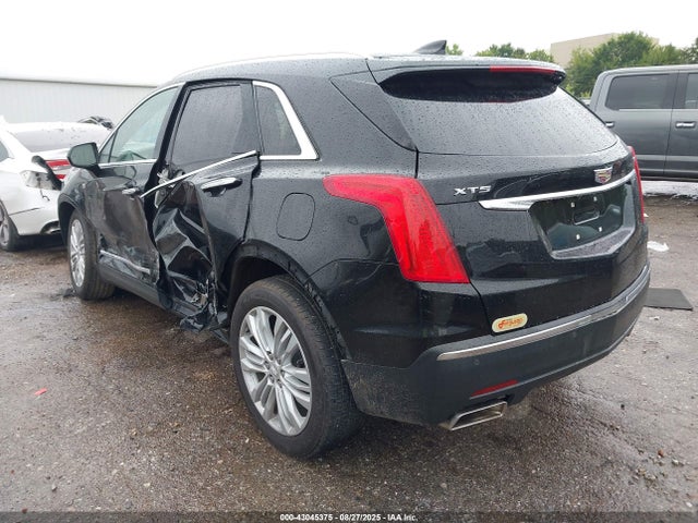 2018 CADILLAC XT5 1GYKNERSXJZ222046 Photo 2