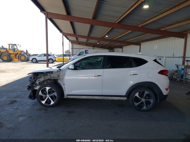 KM8J33A2XGU026519 Hyundai Tucson