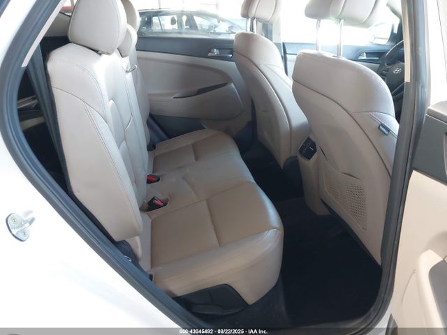 KM8J33A2XGU026519 Hyundai Tucson