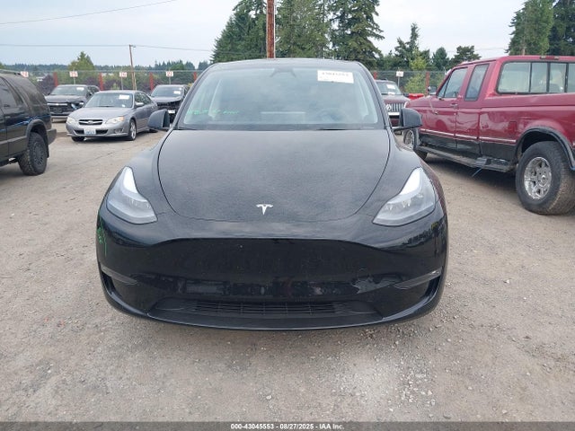 7SAYGDEE3RF165570 Tesla Model Y