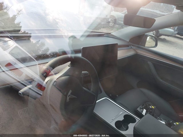 7SAYGDEE3RF165570 Tesla Model Y