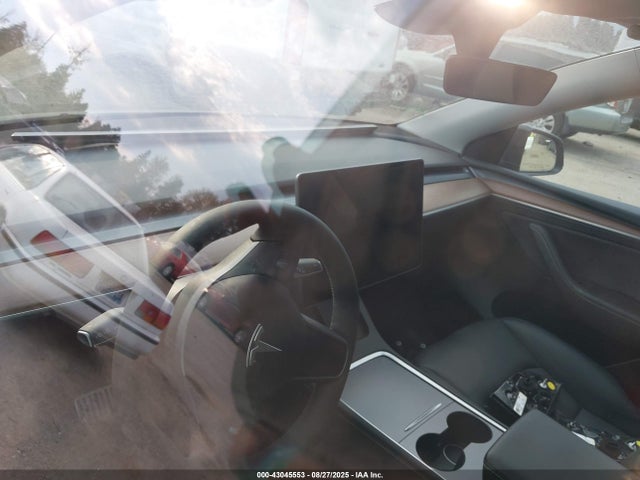 7SAYGDEE3RF165570 Tesla Model Y
