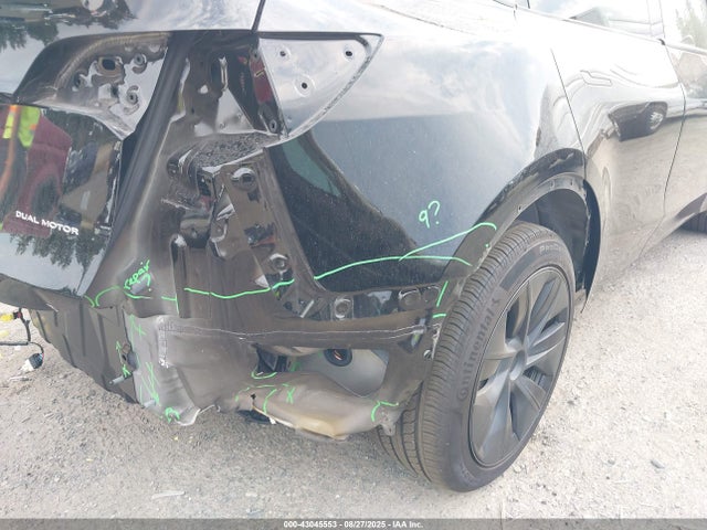7SAYGDEE3RF165570 Tesla Model Y