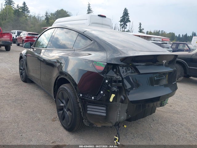 2024 TESLA MODEL Y 7SAYGDEE3RF165570 Photo 2