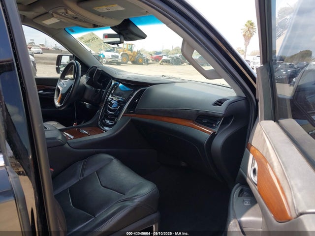 2017 CADILLAC ESCALADE ESV 1GYS4HKJ4HR362481 Photo 4
