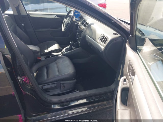3VWD17AJ9EM399636 Volkswagen 2014