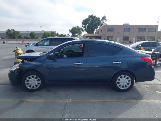 3N1CN7AP7GL812706 Nissan 2016