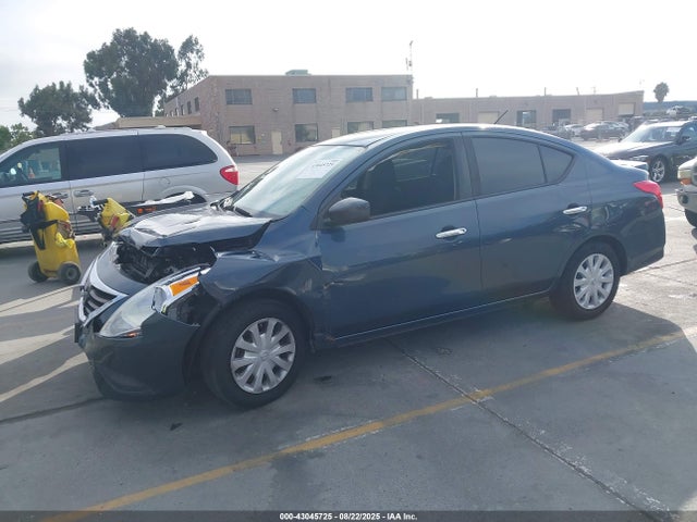 3N1CN7AP7GL812706 Nissan 2016