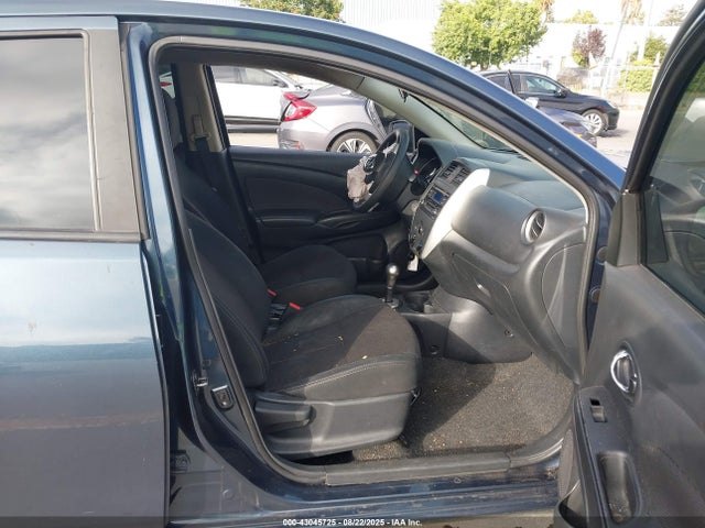 3N1CN7AP7GL812706 Nissan 2016