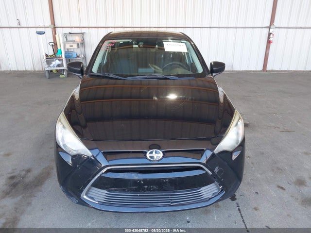 3MYDLBZVXGY133644 Scion p5v