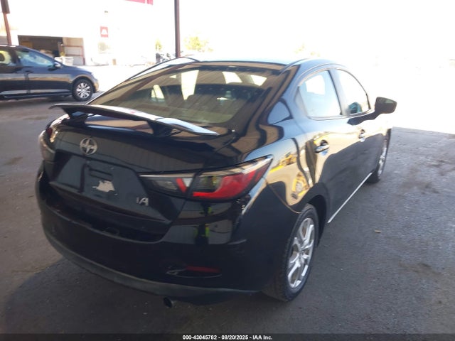 3MYDLBZVXGY133644 Scion p5v