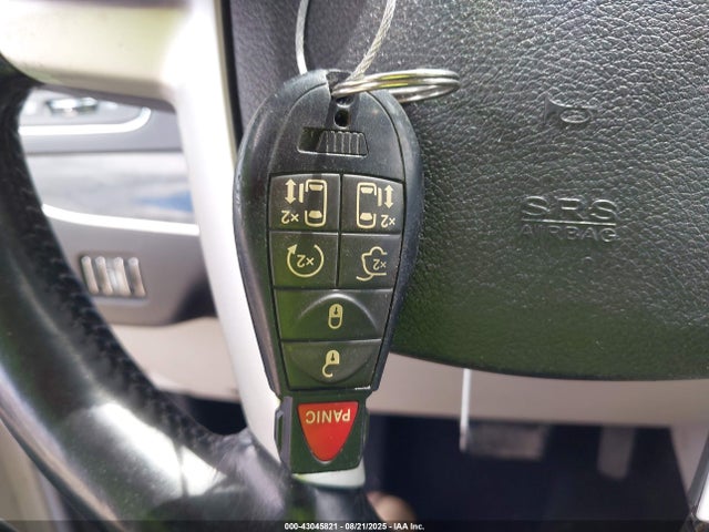 2C4RC1CG8FR639397 Chrysler Town and Country