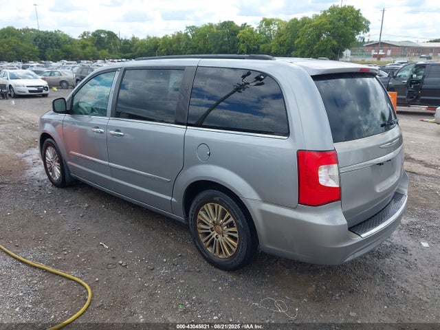 2C4RC1CG8FR639397 Chrysler Town and Country