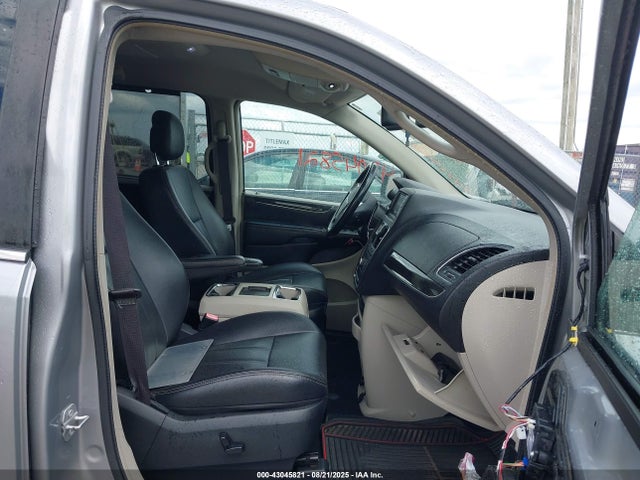 2C4RC1CG8FR639397 Chrysler Town and Country