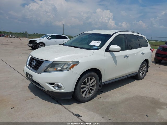 Nissan 2015 2015 5N1AR2MN8FC608475 Image 2