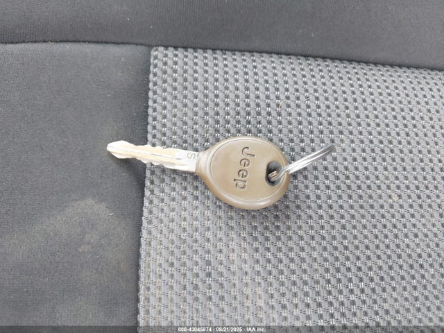 1C4NJCBA7GD739122 Jeep Compass