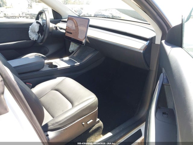 2022 TESLA MODEL Y 7SAYGDEE3NF413701 Photo 4