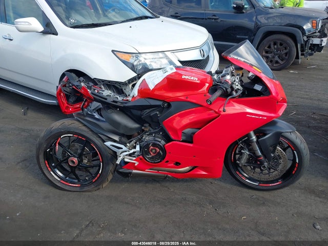 ZDMHAATW4MB003830 Ducati Superbike