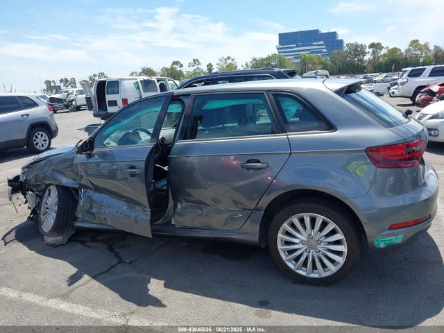 Audi A3 2016 WAUUPBFF3GA155860 Image 14
